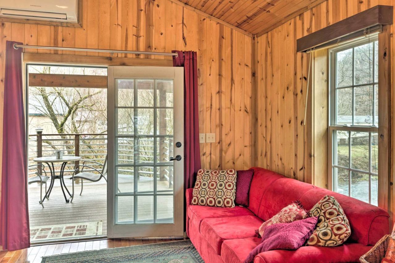 Апартаменты The Boat House Creekside Getaway In Hot Springs! Экстерьер фото